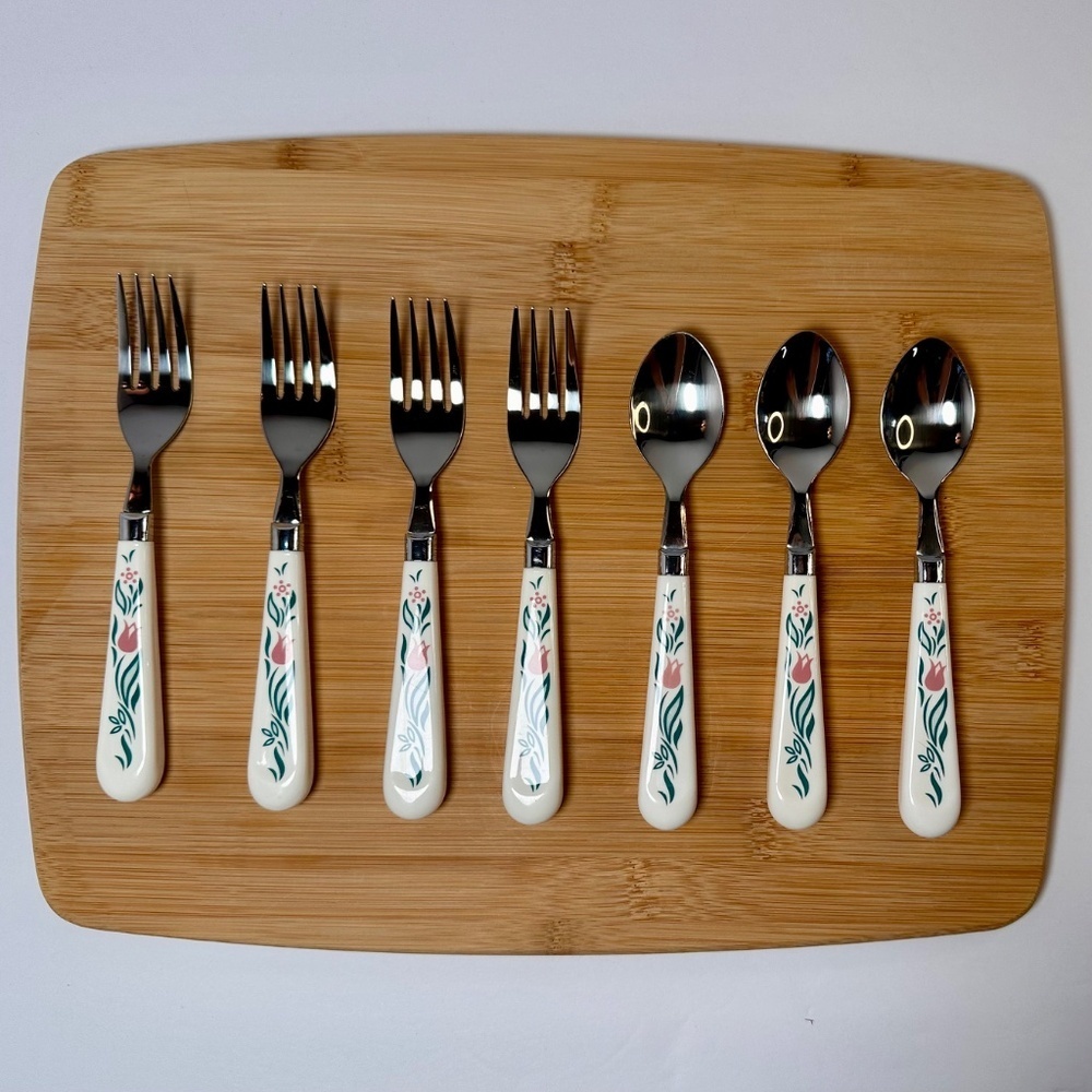 Vintage English Floral Flatware Set – Pink Tulip Handles (19 pcs) - Picture 7 of 15